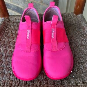 Clove Shoves Neon Pink size 6 women’s very good condition